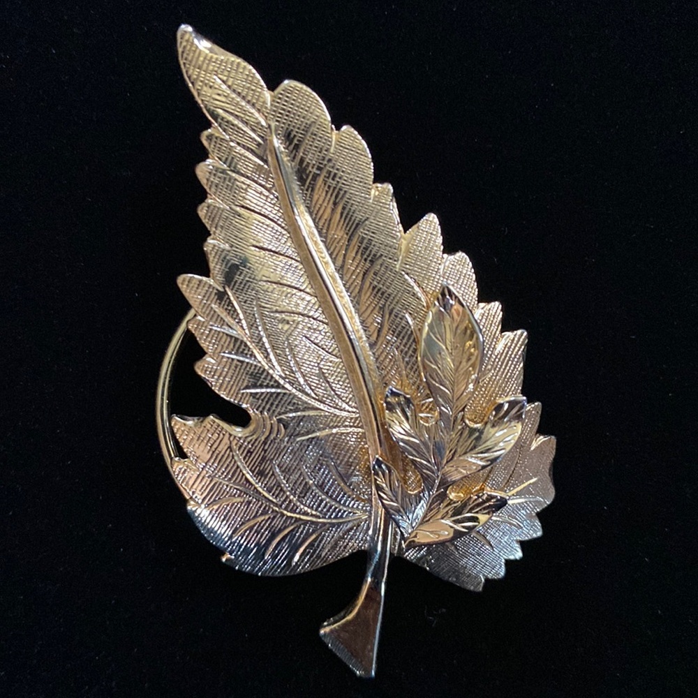🍂 Vintage JERI-LOU Scarf Clip